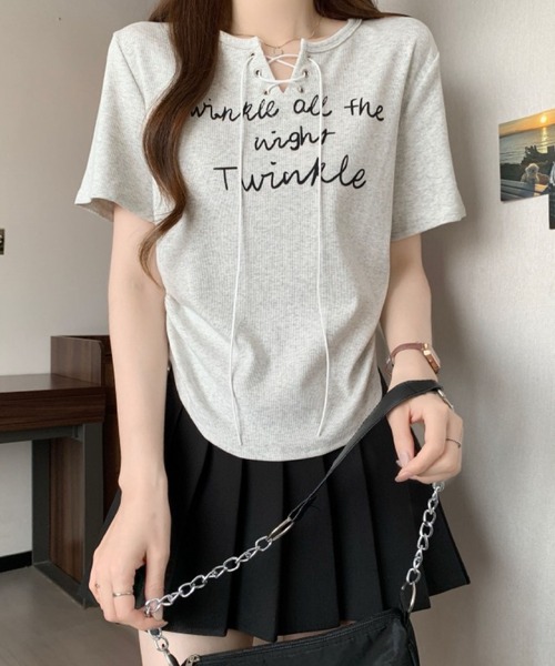 2ly2(トゥーリートゥー)の「レースアップロゴリブTシャツ レディース 半袖 トップス 韓国風(Tシャツ/カットソー・レディース・ダークグレー/ホワイト/ライトグレー・FREE)」の8枚目の写真