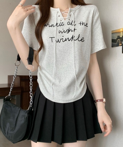 2ly2(トゥーリートゥー)の「レースアップロゴリブTシャツ レディース 半袖 トップス 韓国風(Tシャツ/カットソー・レディース・ダークグレー/ホワイト/ライトグレー・FREE)」の18枚目の写真