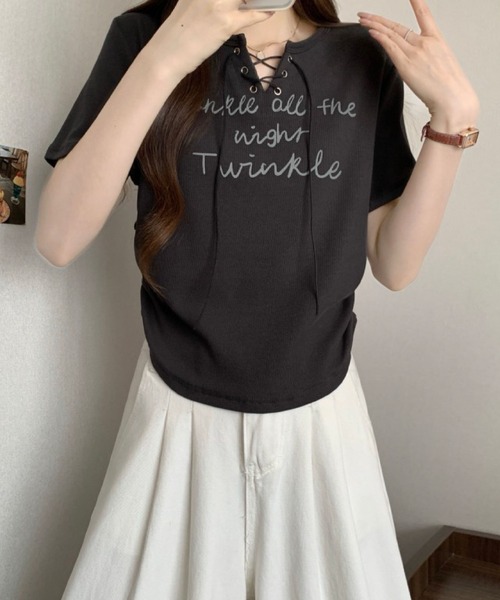 2ly2(トゥーリートゥー)の「レースアップロゴリブTシャツ レディース 半袖 トップス 韓国風(Tシャツ/カットソー・レディース・ダークグレー/ホワイト/ライトグレー・FREE)」の13枚目の写真