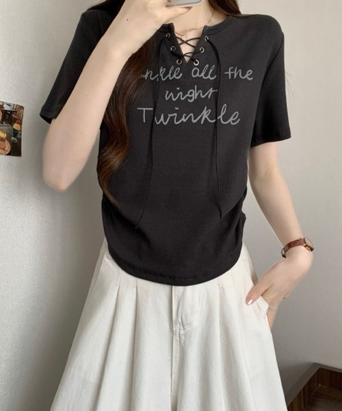 2ly2(トゥーリートゥー)の「レースアップロゴリブTシャツ レディース 半袖 トップス 韓国風(Tシャツ/カットソー・レディース・ダークグレー/ホワイト/ライトグレー・FREE)」の14枚目の写真