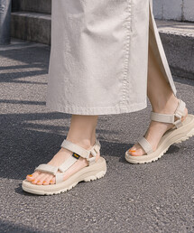 テバ ハリケーンXLT2」に該当するTeva｜テバのサンダル（ベージュ系