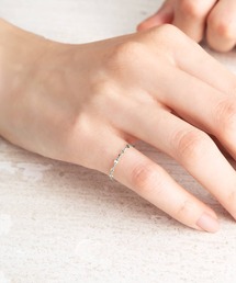 【金属アレルギー対応】光を受けて煌めく、華奢なペタルチェーンリング
