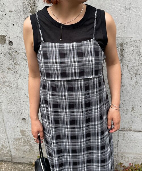 Omekashi(オメカシ)の「チェックフレアキャミワンピース(ワンピース・レディース・ブラック/ブラウン/オフホワイト・38/36)」の13枚目の写真
