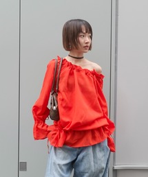 デザインオフショルチュニック