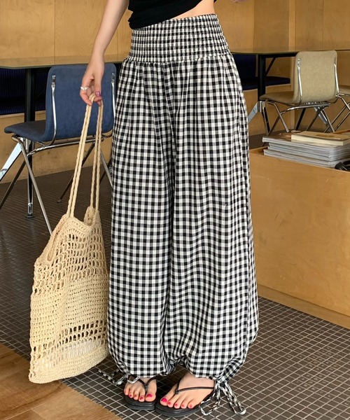 LAFFMO(ラフモ)の「ギンガムチェックバレルレッグイージーパンツ(その他パンツ・レディース・A/B・F)」の1枚目の写真