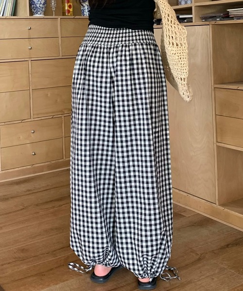 LAFFMO(ラフモ)の「ギンガムチェックバレルレッグイージーパンツ(その他パンツ・レディース・A/B・F)」の6枚目の写真