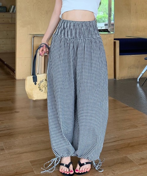 LAFFMO(ラフモ)の「ギンガムチェックバレルレッグイージーパンツ(その他パンツ・レディース・A/B・F)」の12枚目の写真