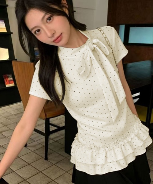 AsheKsha(アシクシャ)の「オフホワイトドットウエスト絞り半袖シャツ(シャツ/ブラウス・レディース・ベージュ・M)」の4枚目の写真