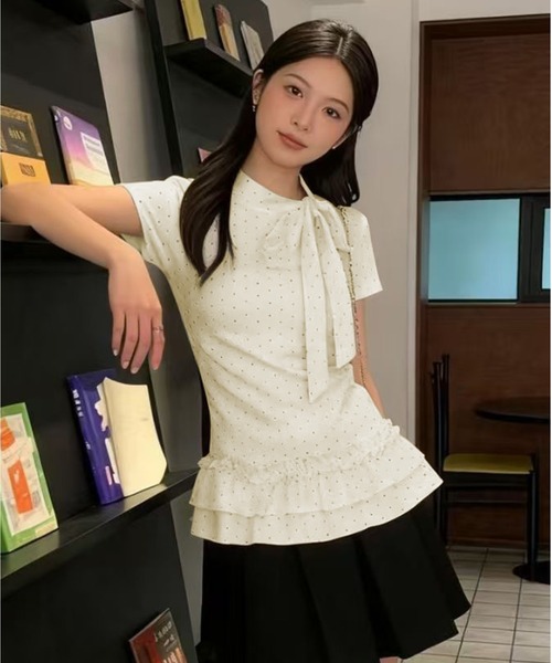 AsheKsha(アシクシャ)の「オフホワイトドットウエスト絞り半袖シャツ(シャツ/ブラウス・レディース・ベージュ・M)」の8枚目の写真