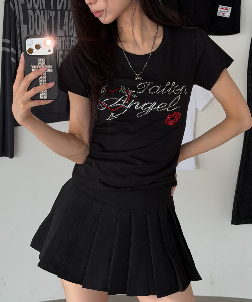 LANARCHIVE（ランアーカイブ）の「[0142] ホットフィックスラインストーンウーマン半袖Tシャツ - ブラック（Tシャツ/カットソー・レディース・ブラック・FREE）」の2枚目の写真