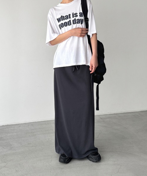 CANAL JEAN(キャナルジーン)の「SLEEK コットンストレッチライトロングスカート(スカート・レディース・ブラウン/ネイビー/ブラック・ONE SIZE)」の3枚目の写真