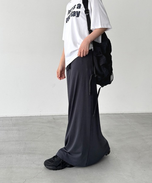 CANAL JEAN(キャナルジーン)の「SLEEK コットンストレッチライトロングスカート(スカート・レディース・ブラウン/ネイビー/ブラック・ONE SIZE)」の10枚目の写真