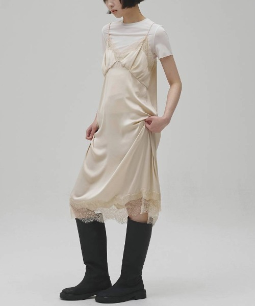 TODAYFUL(トゥデイフル)の「Satin Lace Dress 12610317(ワンピース・レディース・オフホワイト/ライトグリーン・36/38)」の1枚目の写真