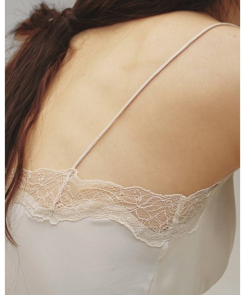 TODAYFUL(トゥデイフル)の「Satin Lace Dress 12610317(ワンピース・レディース・オフホワイト/ライトグリーン・36/38)」の4枚目の写真