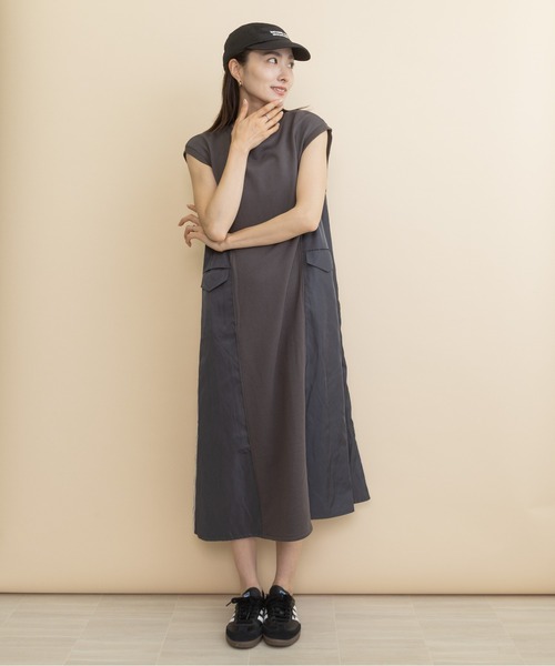 lodie(ロディ)の「異素材コンビ・サイドラインワンピース(ワンピース・レディース・チャコールグレー/ブラック/カーキ・FREE)」の4枚目の写真