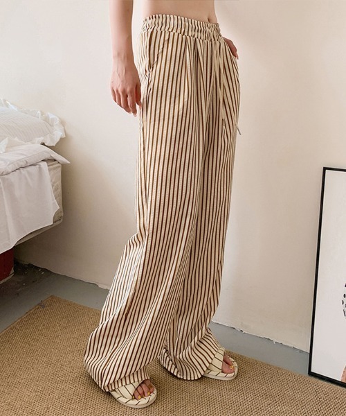 Coo+i（クーイ）の「ハイウエストストライプワイドパンツ（その他パンツ・レディース・ブラック/ブラウン・M）」の2枚目の写真