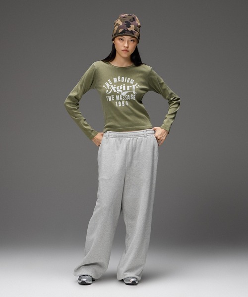 X-girl（エックスガール）の「MIXED FONT FADED L/S COMPACT TOP（Tシャツ/カットソー・レディース・オリーブ/ブラック・S/M）」の3枚目の写真