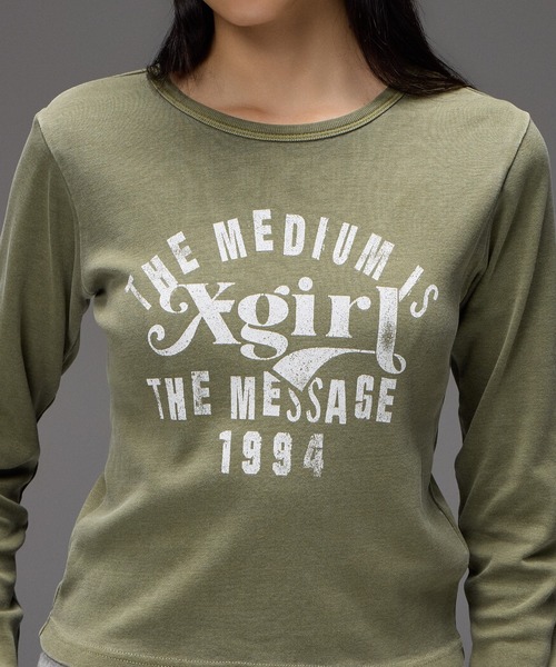 X-girl（エックスガール）の「MIXED FONT FADED L/S COMPACT TOP（Tシャツ/カットソー・レディース・オリーブ/ブラック・S/M）」の7枚目の写真