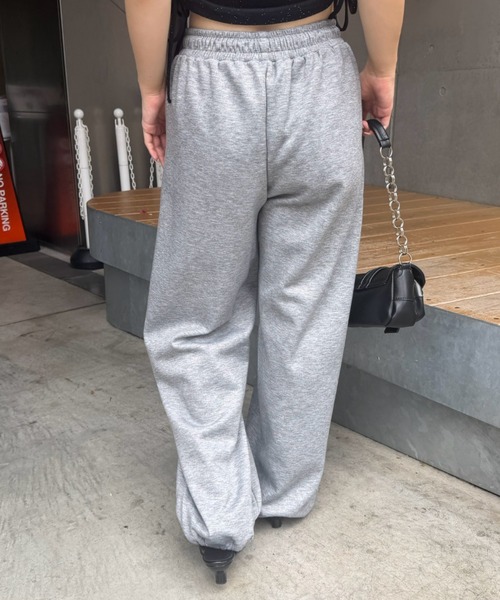 continuer de NICE CLAUP（コンティニューデナイスクラップ）の「キラキラロゴのスウェットパンツ（スウェットパンツ・レディース・ブラック/ピンク/トップグレー/ブラウン・FREE）」の10枚目の写真