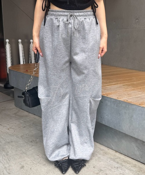 continuer de NICE CLAUP（コンティニューデナイスクラップ）の「キラキラロゴのスウェットパンツ（スウェットパンツ・レディース・ブラック/ピンク/トップグレー/ブラウン・FREE）」の18枚目の写真