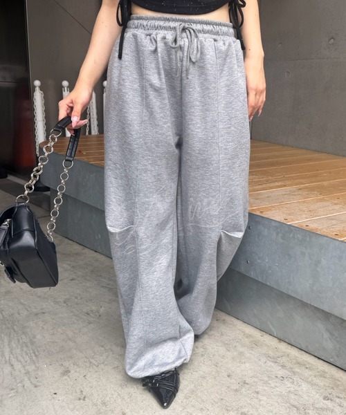 continuer de NICE CLAUP（コンティニューデナイスクラップ）の「キラキラロゴのスウェットパンツ（スウェットパンツ・レディース・ブラック/ピンク/トップグレー/ブラウン・FREE）」の17枚目の写真
