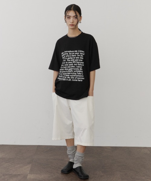 DFFUR.（ディフル）の「ルーズシルエットレタリングTシャツ【ユニセックス】（Tシャツ/カットソー・レディース・オフホワイト/ブラック・FREE）」の8枚目の写真