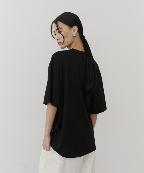 DFFUR.（ディフル）の「ルーズシルエットレタリングTシャツ【ユニセックス】（Tシャツ/カットソー・レディース・オフホワイト/ブラック・FREE）」の21枚目の写真