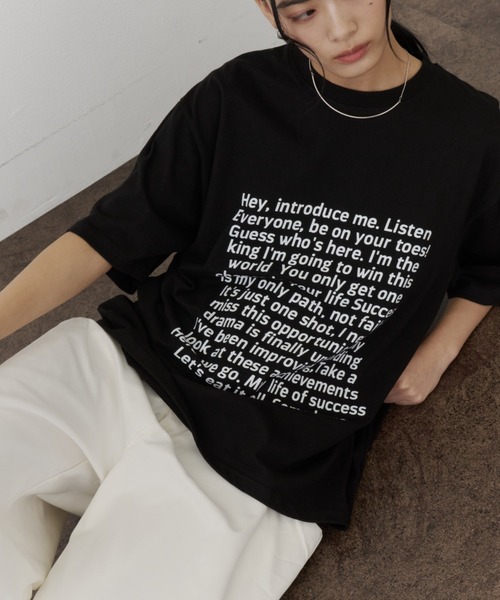 DFFUR.（ディフル）の「ルーズシルエットレタリングTシャツ【ユニセックス】（Tシャツ/カットソー・レディース・オフホワイト/ブラック・FREE）」の5枚目の写真