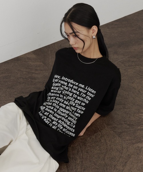 DFFUR.（ディフル）の「ルーズシルエットレタリングTシャツ【ユニセックス】（Tシャツ/カットソー・レディース・オフホワイト/ブラック・FREE）」の6枚目の写真