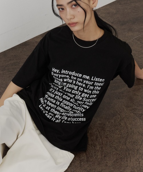 DFFUR.（ディフル）の「ルーズシルエットレタリングTシャツ【ユニセックス】（Tシャツ/カットソー・レディース・オフホワイト/ブラック・FREE）」の7枚目の写真