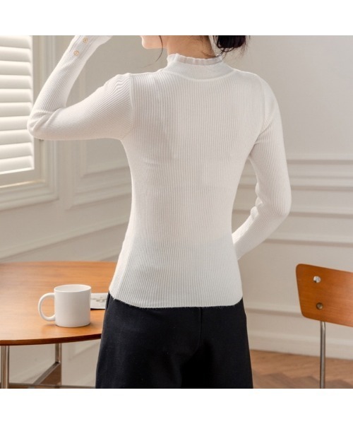 Carpe Diem(カルペディエム)の「ボタンアクセン ハイネック ニットトップス(ニット/セーター・レディース・ブラック/モカ/ホワイト/ライトベージュ/ピンク・FREE)」の10枚目の写真