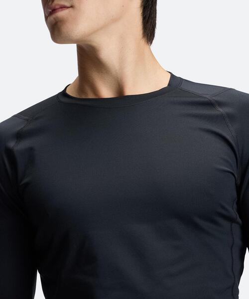 UNDER ARMOUR(アンダーアーマー)の「UAヒートギア フィッティド ロングスリーブ ノベルティ クルーネック シャツ(ゴルフ/メンズ)(Tシャツ/カットソー・メンズ・ブラック・XL/M/S/2XL/L/3XL)」の6枚目の写真