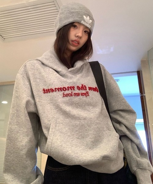 SHERU(シェル)の「レタリング刺繍 ビッグシルエットパーカー フーディー 英字プリント(スウェット・レディース・グレー・M)」の1枚目の写真