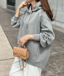 【女性らしいフォルムが◎】ダンボールコクーンフーディ―