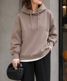 【女性らしいフォルムが◎】ダンボールコクーンフーディ―