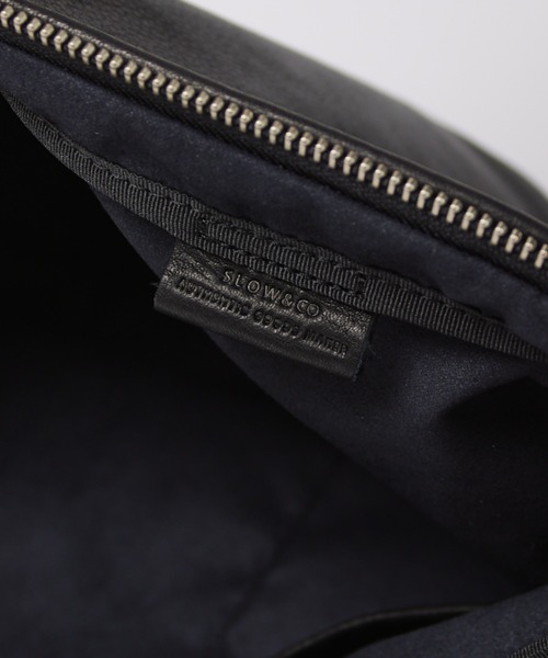 Lui's(ルイス)の「【SLOW×Lui's】ムーンショルダーバッグ / MEDIUM(ショルダーバッグ・メンズ・ブラック・FREE)」の6枚目の写真