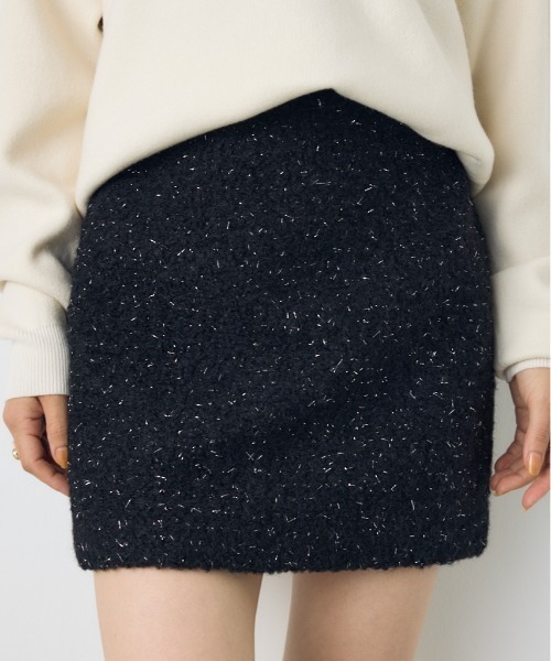 AZUL by moussy(アズールバイマウジー)の「【今年も登場!】ラメブークレミニタイトスカート 秋服 冬服 ミニスカート フェミニン きれいめ ツイード(スカート・レディース・アイボリー/ブラック・MEDIUM/SMALL)」の2枚目の写真