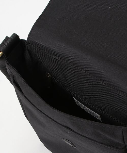 kalsac(カルサック)の「FLAP SHOULDER BATEAU / S(ショルダーバッグ・レディース・ブラック/ブラウン・ONE SIZE)」の21枚目の写真