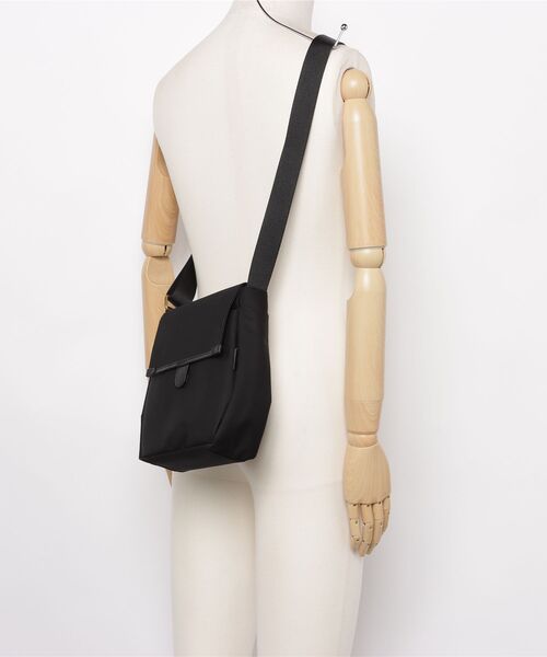 kalsac(カルサック)の「FLAP SHOULDER BATEAU / S(ショルダーバッグ・レディース・ブラック/ブラウン・ONE SIZE)」の22枚目の写真