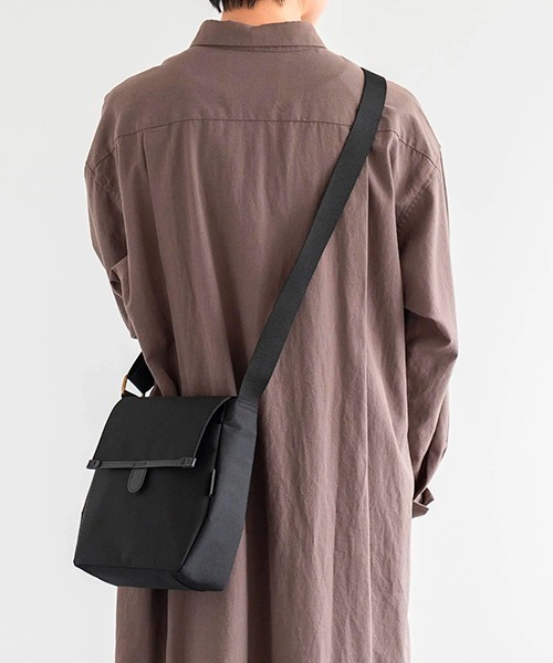 kalsac(カルサック)の「FLAP SHOULDER BATEAU / S(ショルダーバッグ・レディース・ブラック/ブラウン・ONE SIZE)」の1枚目の写真