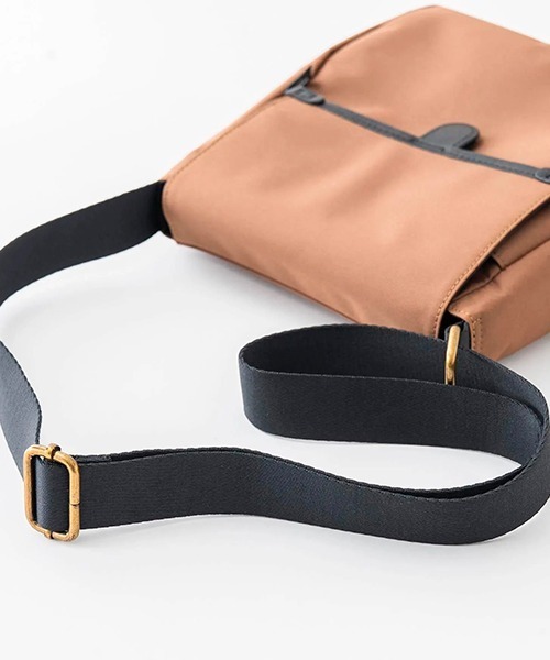 kalsac(カルサック)の「FLAP SHOULDER BATEAU / S(ショルダーバッグ・レディース・ブラック/ブラウン・ONE SIZE)」の9枚目の写真