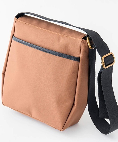 kalsac(カルサック)の「FLAP SHOULDER BATEAU / S(ショルダーバッグ・レディース・ブラック/ブラウン・ONE SIZE)」の12枚目の写真