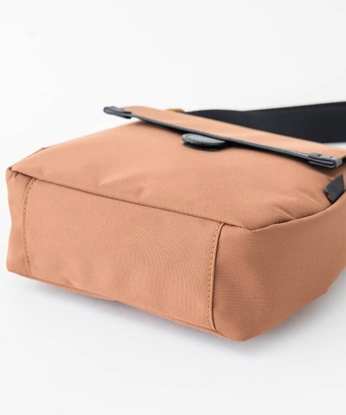 kalsac(カルサック)の「FLAP SHOULDER BATEAU / S(ショルダーバッグ・レディース・ブラック/ブラウン・ONE SIZE)」の15枚目の写真
