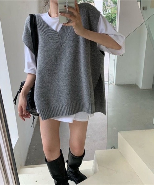 Beststore(ベストストア)の「Vネック ニットベスト レディース オーバーサイズ サイドスリット 深Vネック 重ね着 トップス(ベスト・レディース・ライトグレー/ベージュ/ブラック/ブラウン/ダークグレー・FREE)」の8枚目の写真