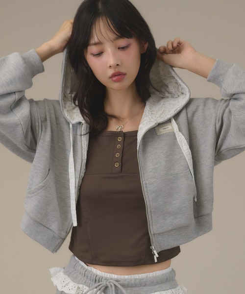 apres jour mignon(アプレジュールミニョン)の「【SETUP着用可能】レース付きパーカー(パーカー・レディース・杢グレー/ブラウン系その他/ブラック・ショート/ロング)」の3枚目の写真