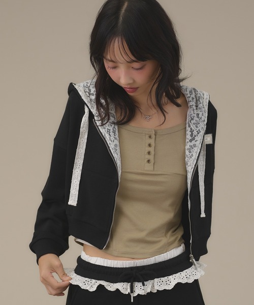 apres jour mignon(アプレジュールミニョン)の「【SETUP着用可能】レース付きパーカー(パーカー・レディース・杢グレー/ブラウン系その他/ブラック・ショート/ロング)」の2枚目の写真