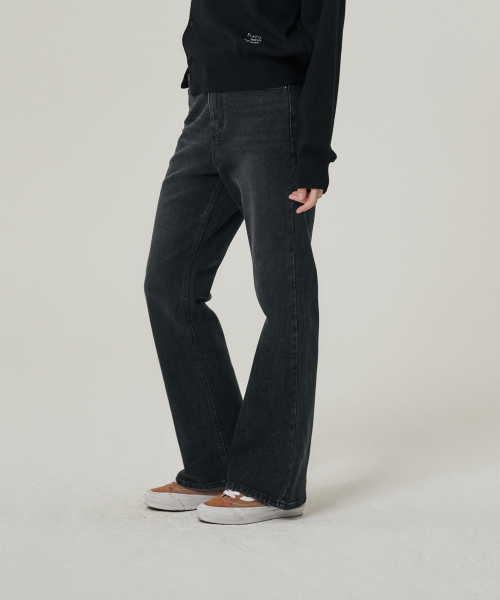 FLATWAVE IN SEOUL(フラットウェーブインソウル)の「RYVA ブーツカットデニム ブラック(デニムパンツ・レディース・その他・SMALL/MEDIUM)」の3枚目の写真