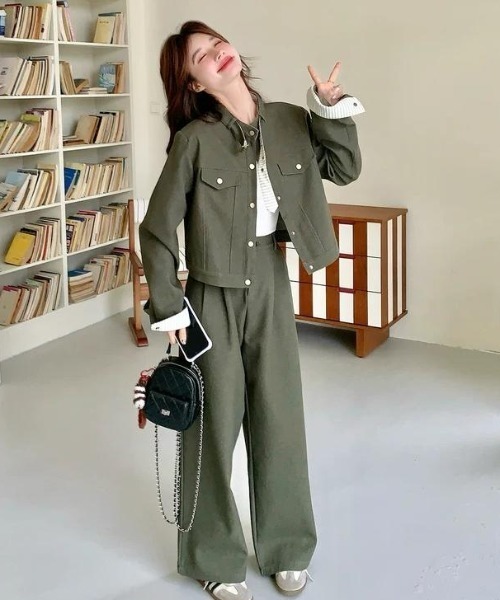 FAVORITO(ファヴォリート)の「ジャケットパンツセットアップ(セットアップ・レディース・カーキ・S/M/L)」の3枚目の写真