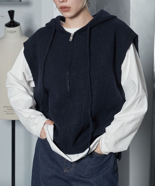OFROOM(オフルーム)の「【2026秋冬新作】Zip-up Hood Knit Vest|ジップアップフードニットベスト(ベスト・レディース・ブラウン/チャコールグレー/ネイビー・FREE)」の3枚目の写真