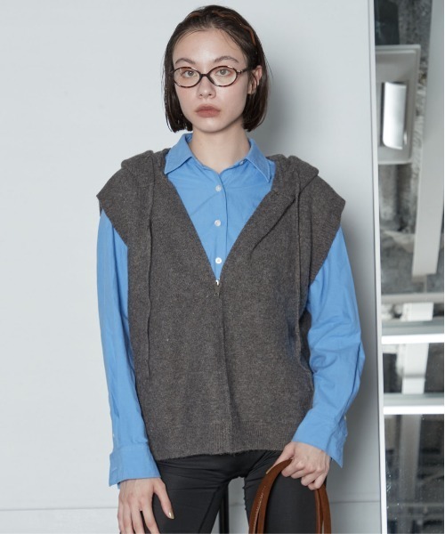 OFROOM(オフルーム)の「【2026秋冬新作】Zip-up Hood Knit Vest|ジップアップフードニットベスト(ベスト・レディース・ブラウン/チャコールグレー/ネイビー・FREE)」の1枚目の写真